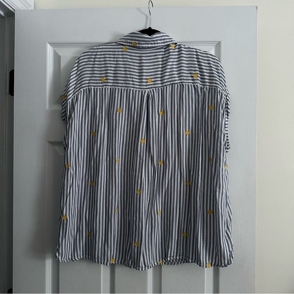 Size 1X Velvet Heart Women’s Blue Stripe Floral Button Top 80s - Picture 3 of 5